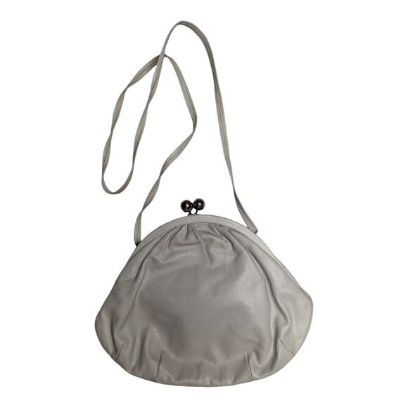 Vtg 1980s Ivory Leather Kisslock Seashell Shaped Minimalist Shoulder Bag - Picture 1 of 5